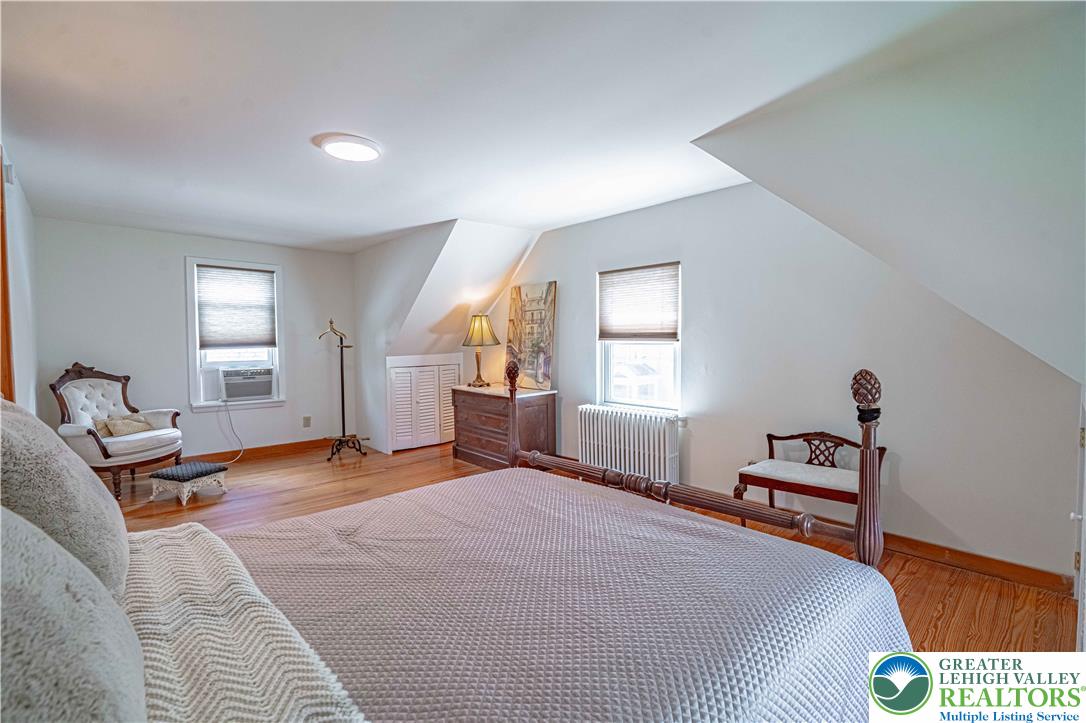 229 East Wall Street Property Photo 22