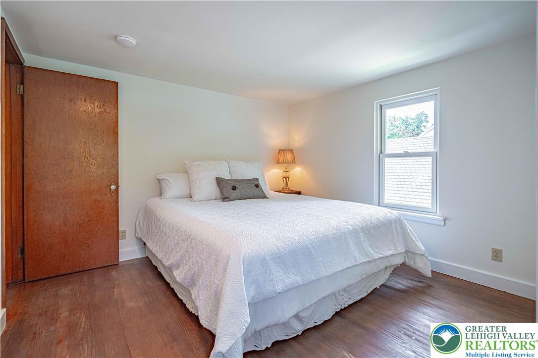 229 East Wall Street Property Photo 29