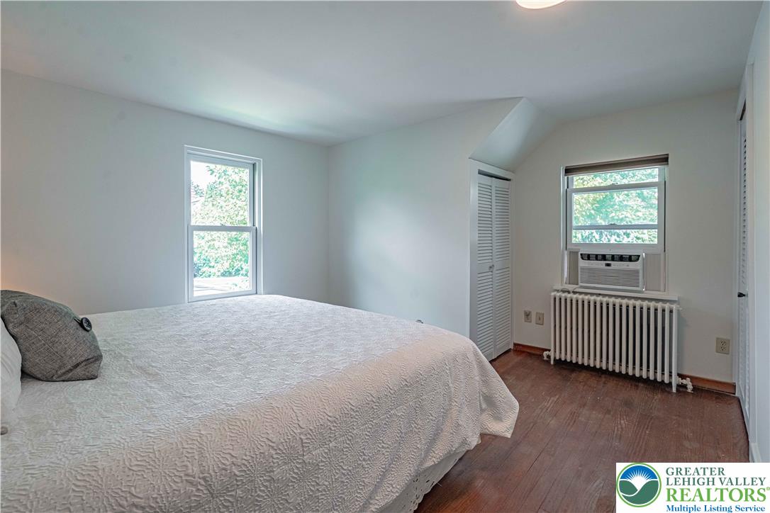 229 East Wall Street Property Photo 30