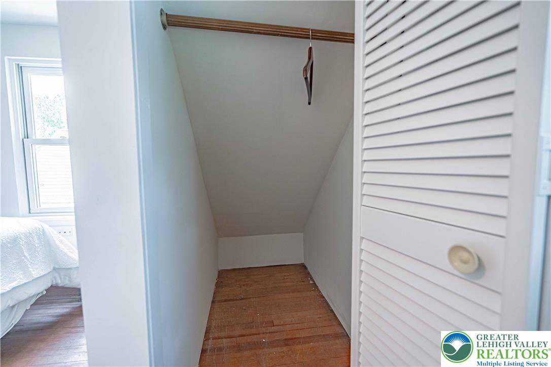 229 East Wall Street Property Photo 31