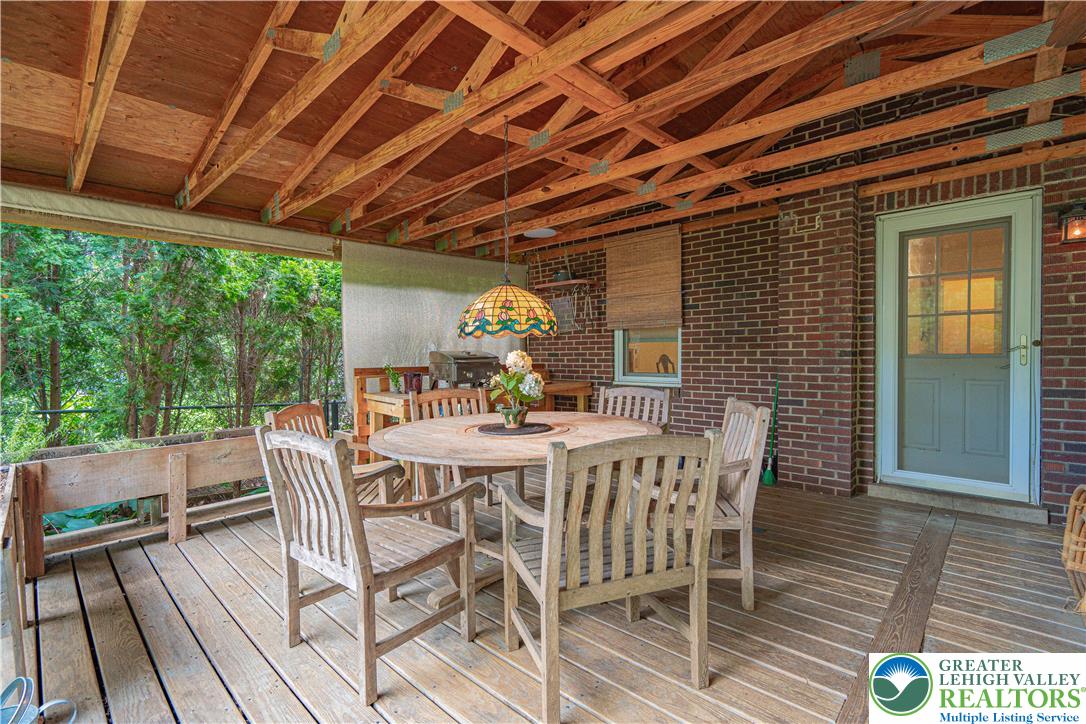 229 East Wall Street Property Photo 41