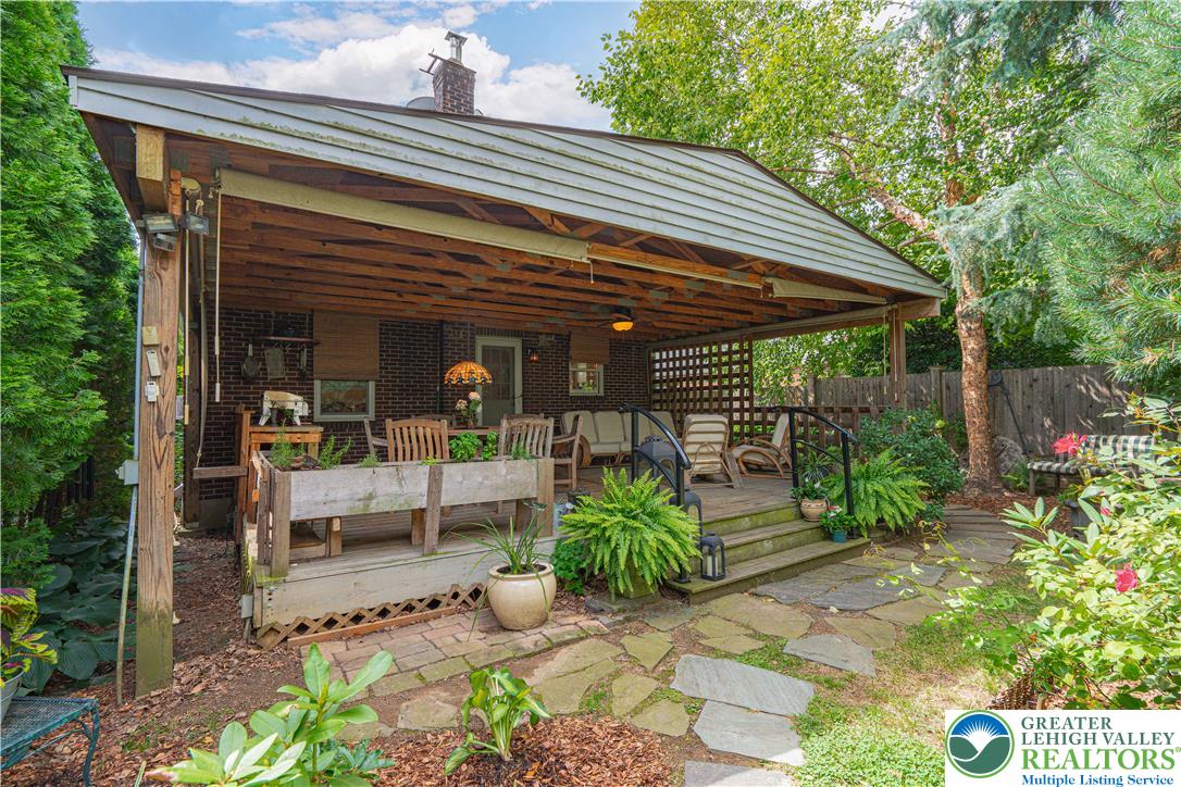 229 East Wall Street Property Photo 42