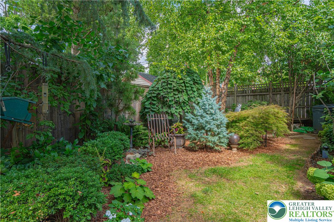 229 East Wall Street Property Photo 45