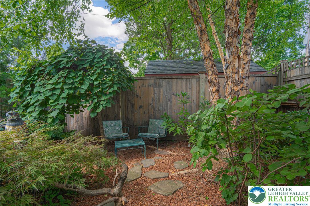 229 East Wall Street Property Photo 46