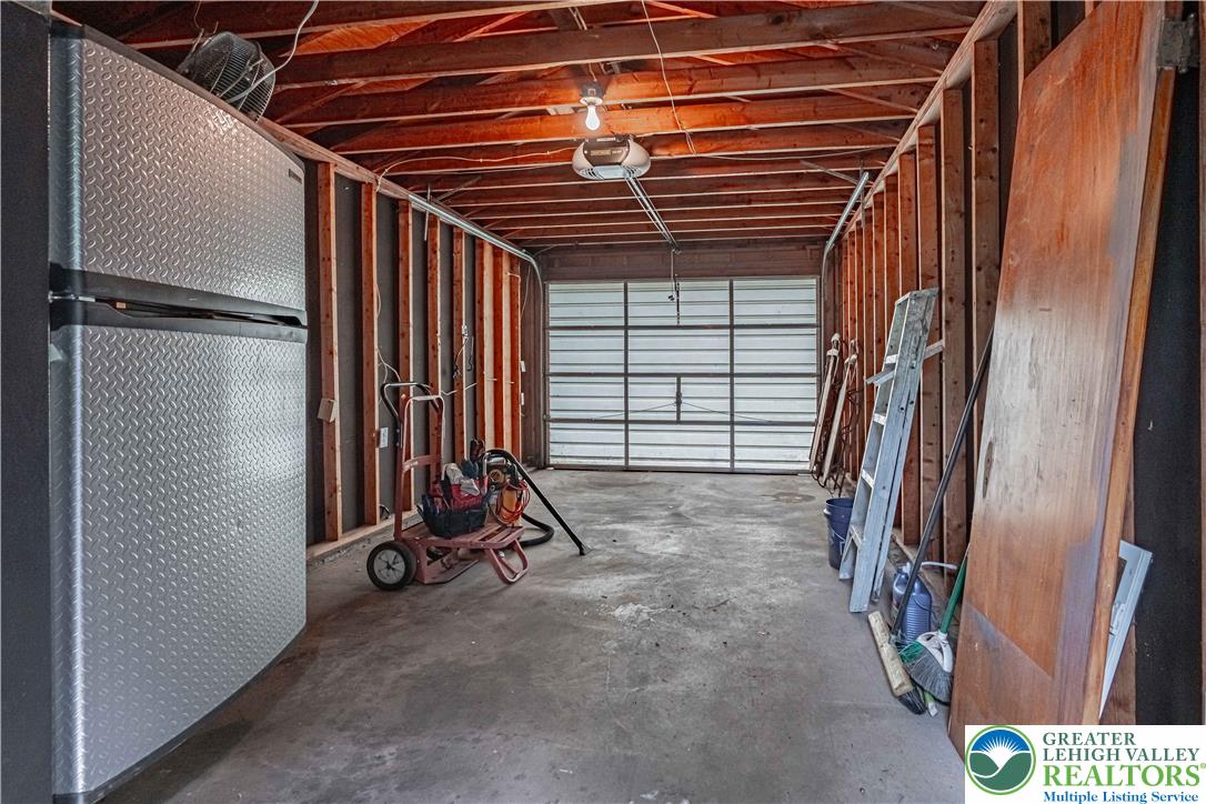 229 East Wall Street Property Photo 50