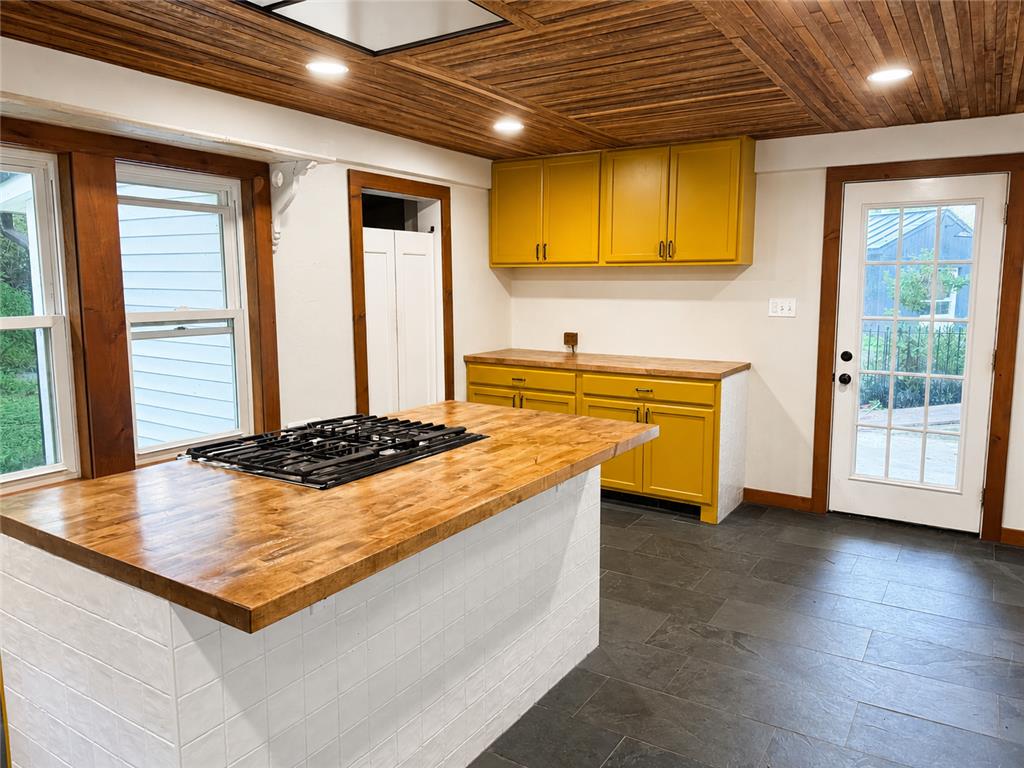 120 Hidden Hollow Property Photo 7