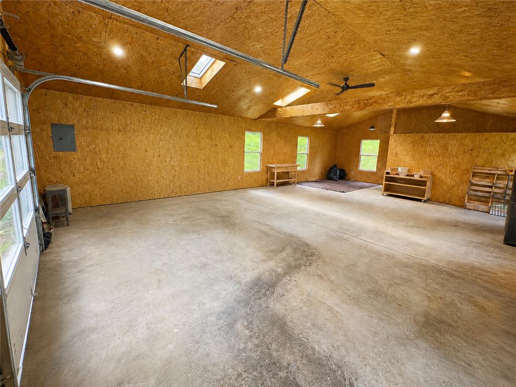 120 Hidden Hollow Property Photo 31