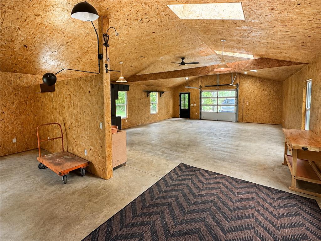 120 Hidden Hollow Property Photo 32