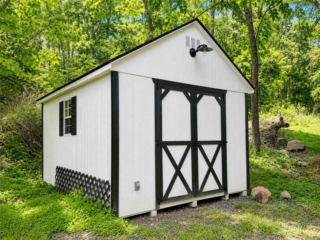 120 Hidden Hollow Property Photo 35