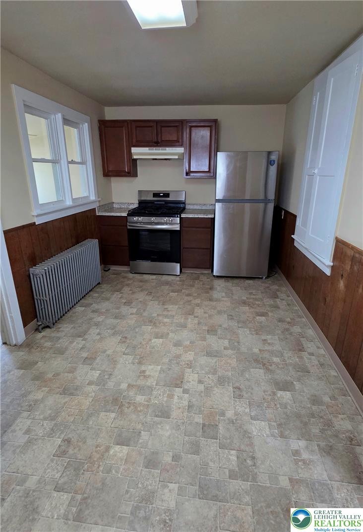 230 Wood Street Property Photo 8