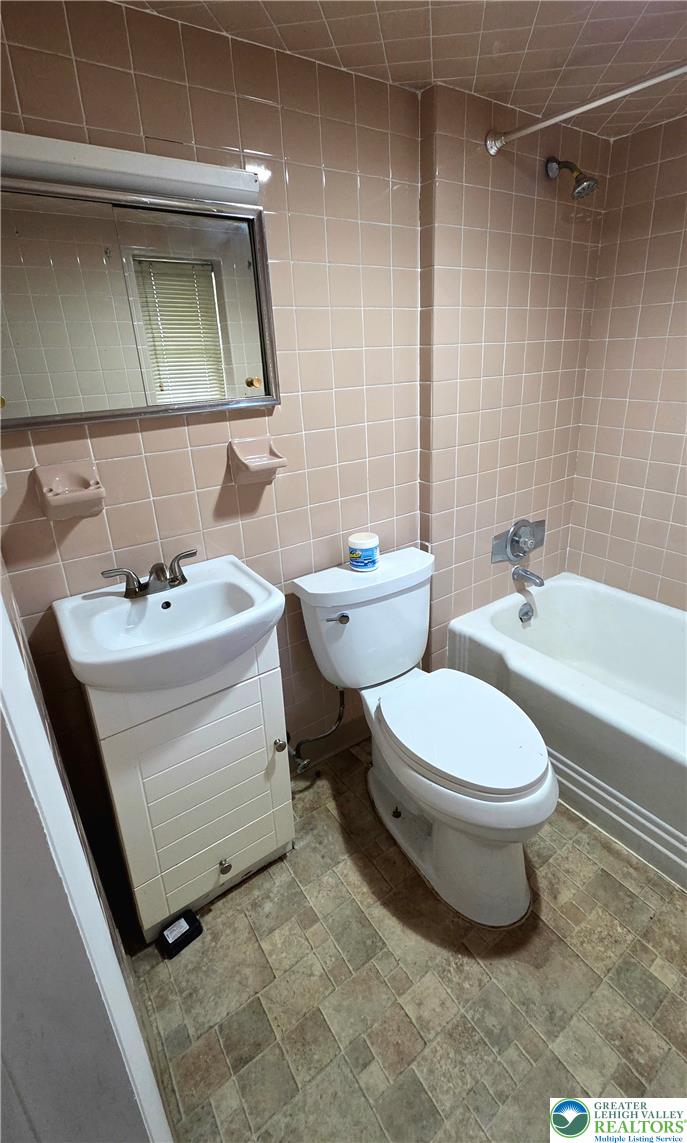 230 Wood Street Property Photo 12