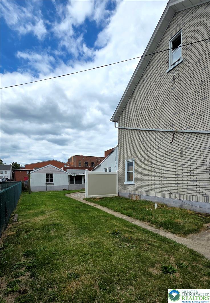 230 Wood Street Property Photo 24