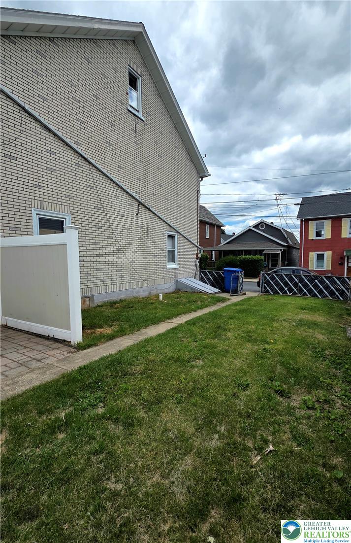 230 Wood Street Property Photo 25