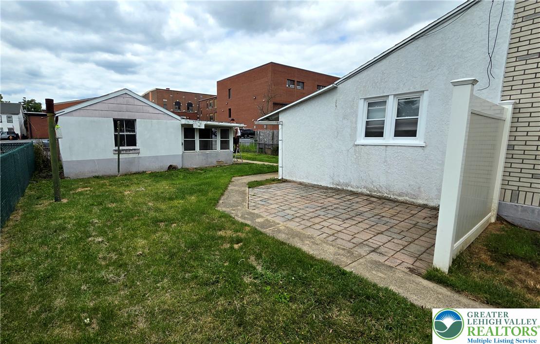 230 Wood Street Property Photo 26