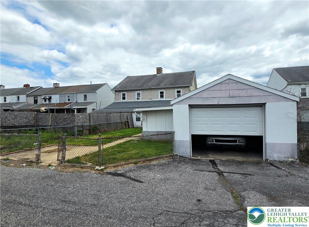230 Wood Street Property Photo 29
