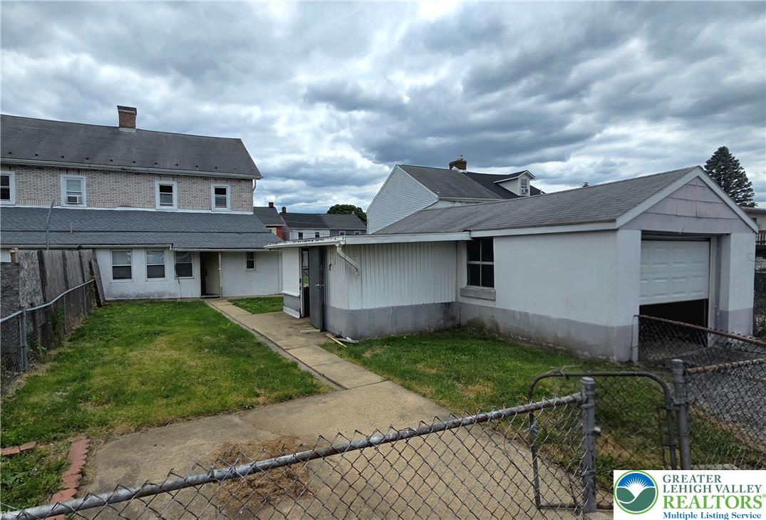 230 Wood Street Property Photo 30