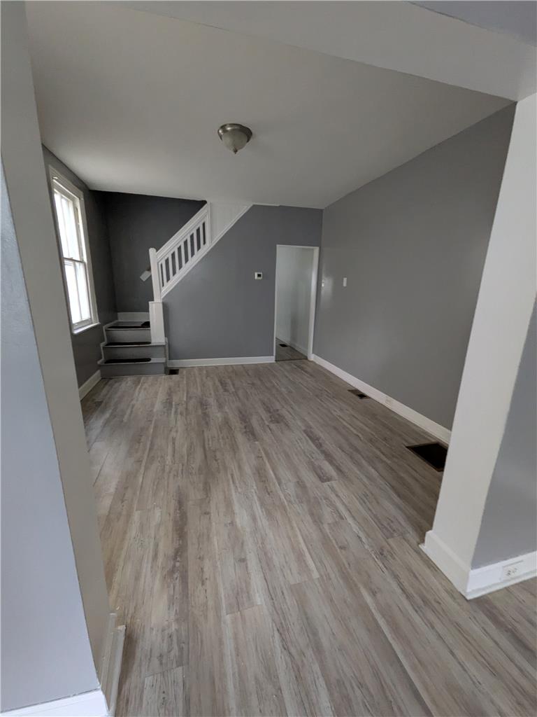 329 East Broad Street Property Photo 3