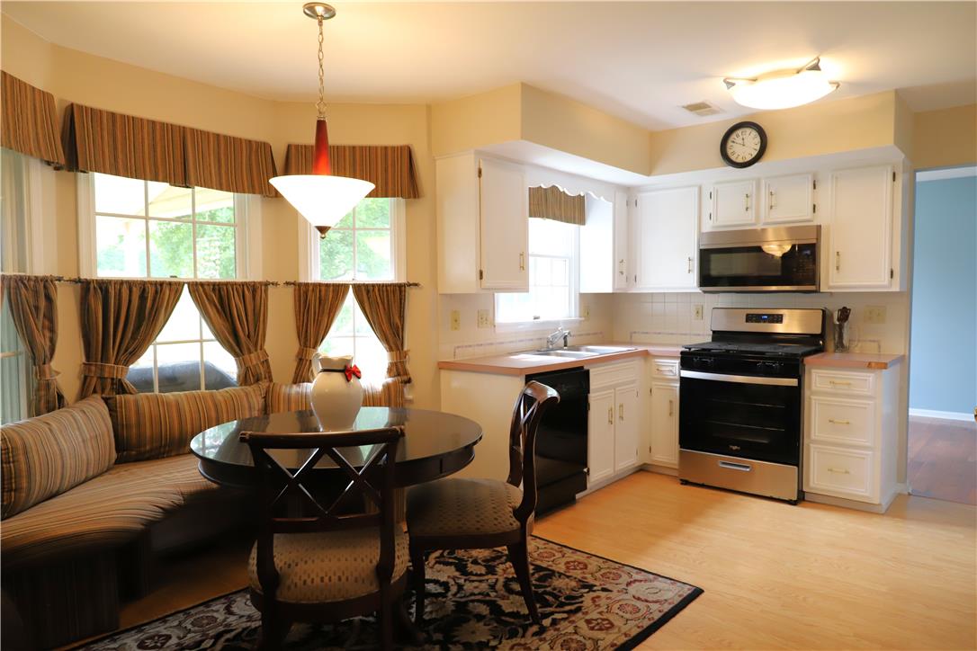 3514 White Oak Circle Property Photo 7