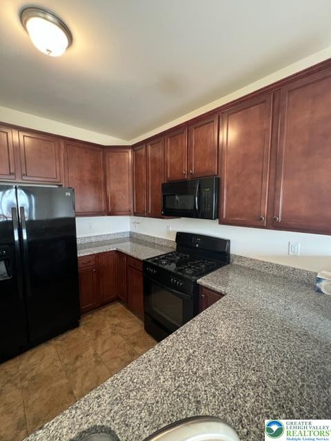 974 King Way Property Photo 3