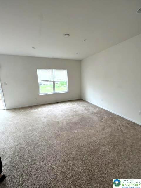 974 King Way Property Photo 6
