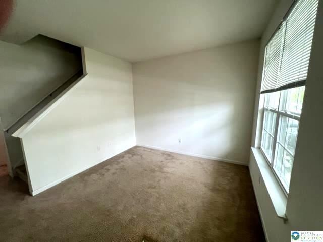 974 King Way Property Photo 7