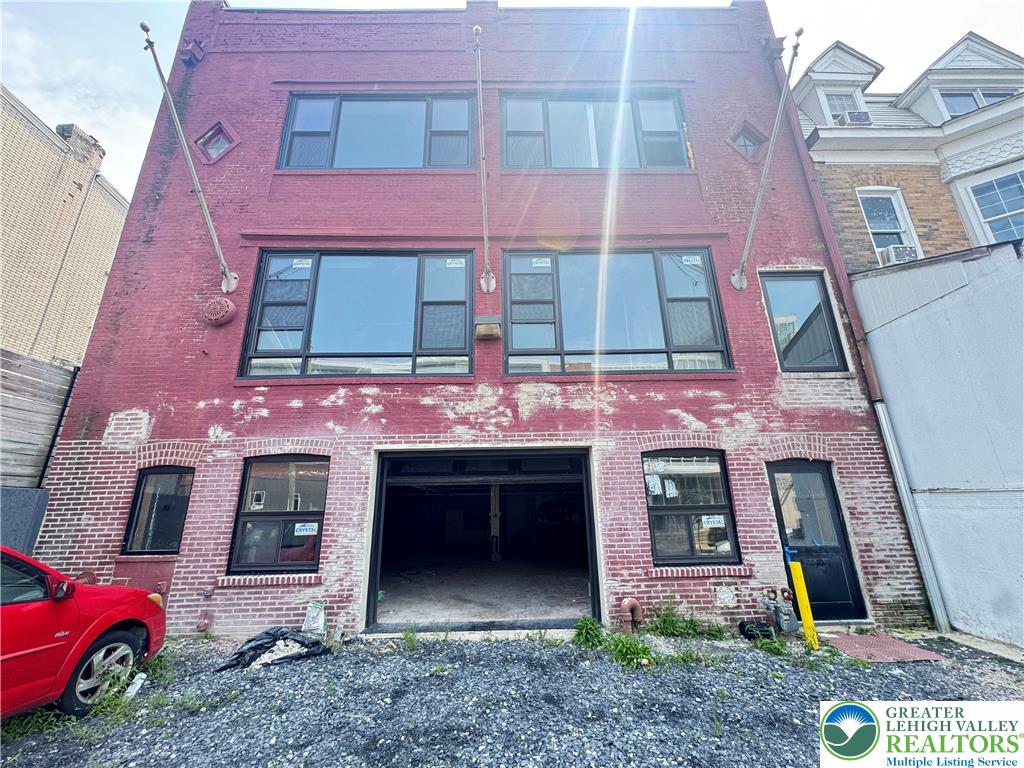 1214 West Gordon Street Property Photo 1