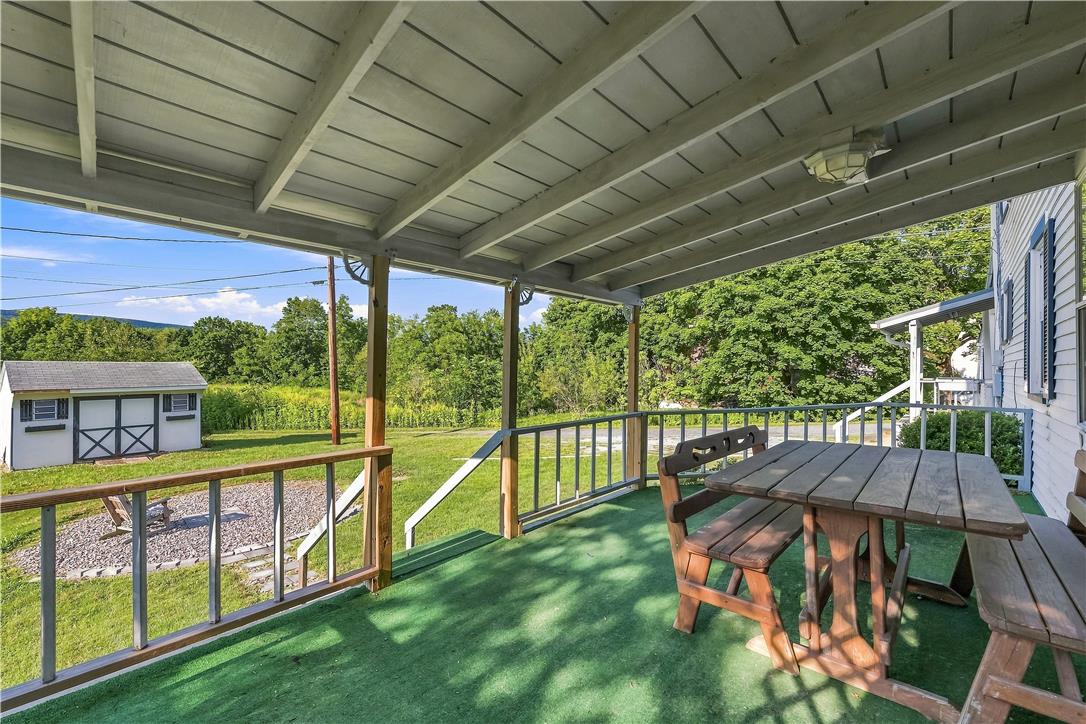 7987 Allemaengel Road Property Photo 5