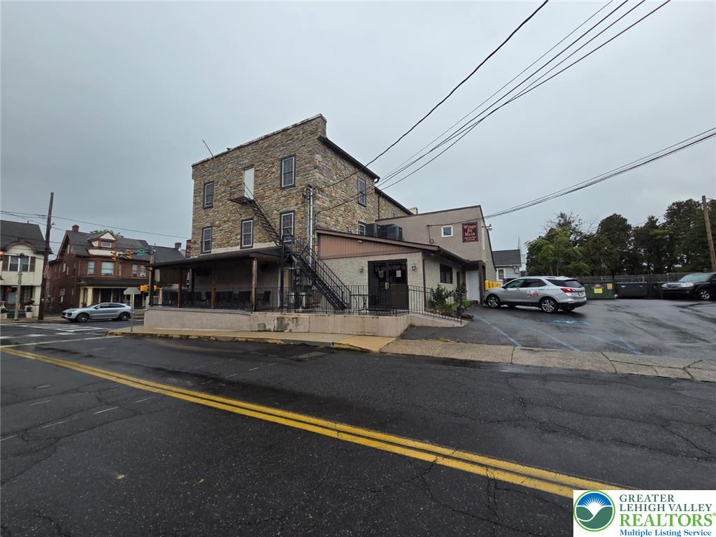 605 Main Street Property Photo 10