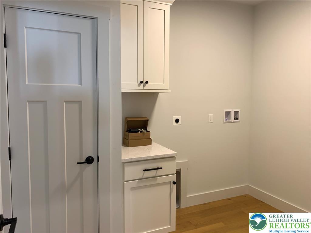 9002 Yorkshire Circle Property Photo 18