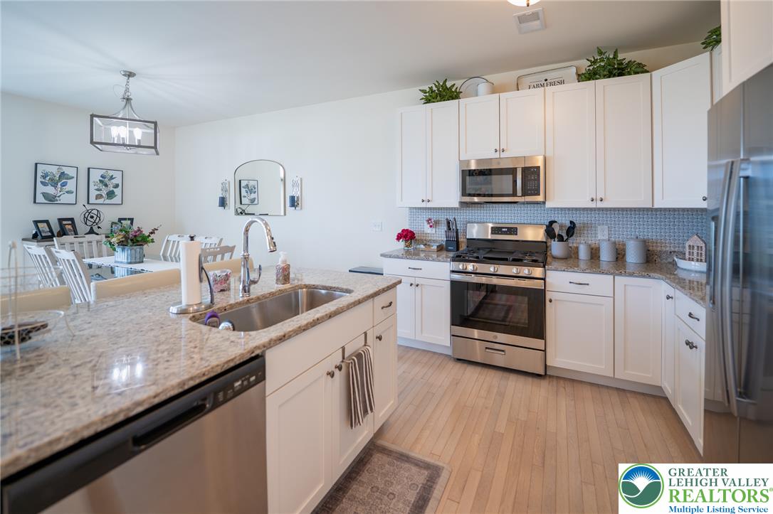 2877 Binney Court Property Photo 14
