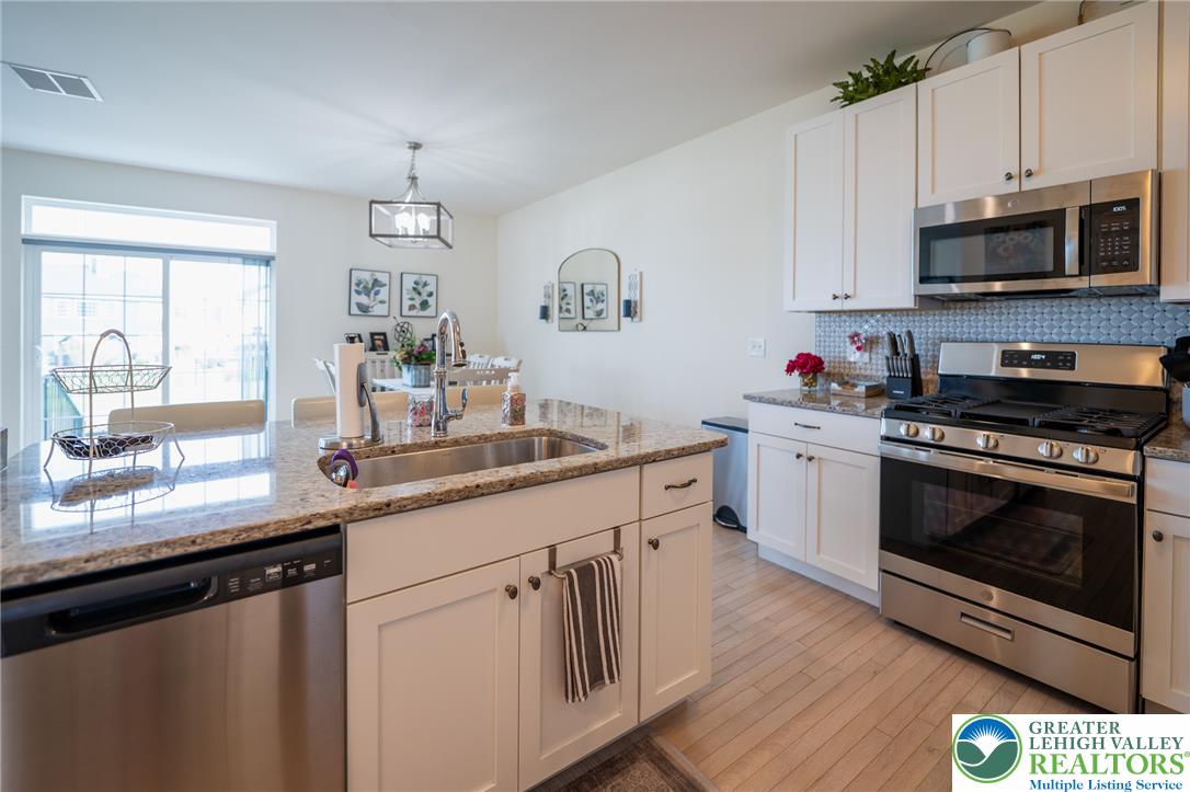 2877 Binney Court Property Photo 16