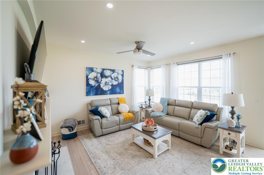 2877 Binney Court Property Photo 23