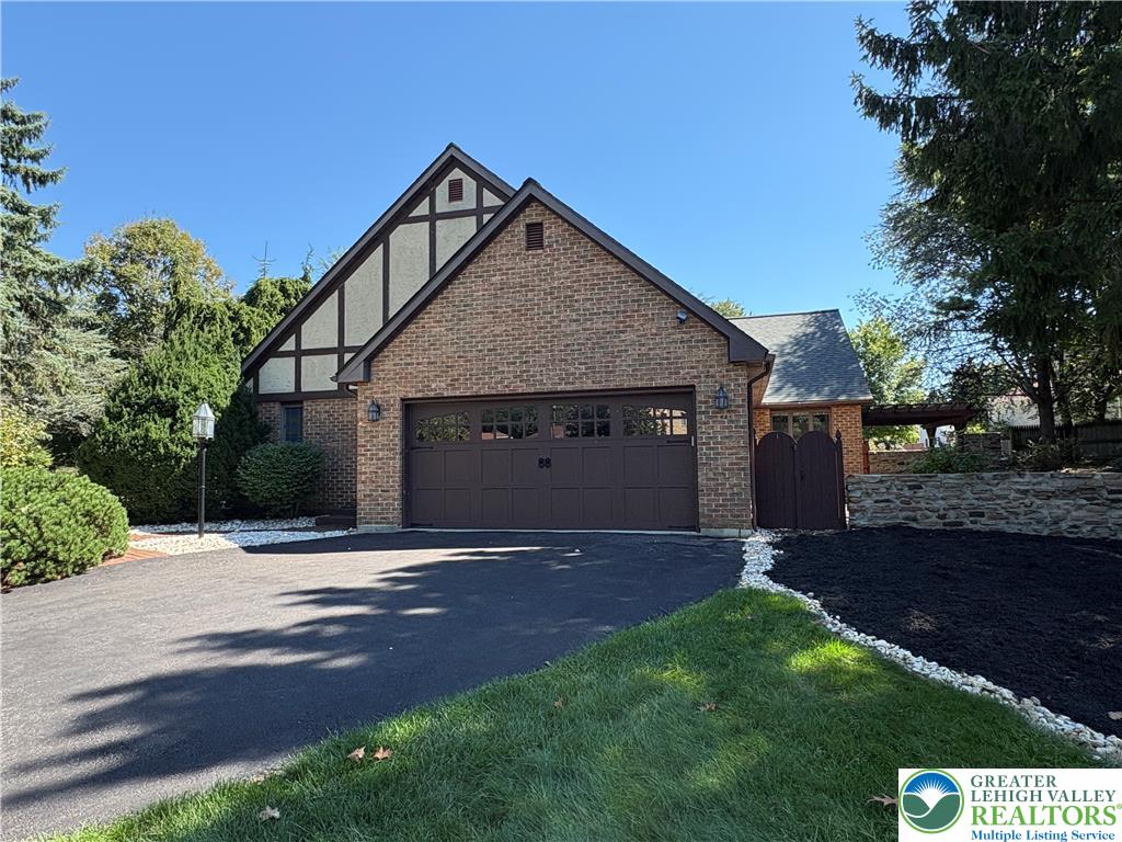 928 Barnsdale Road Property Photo 2