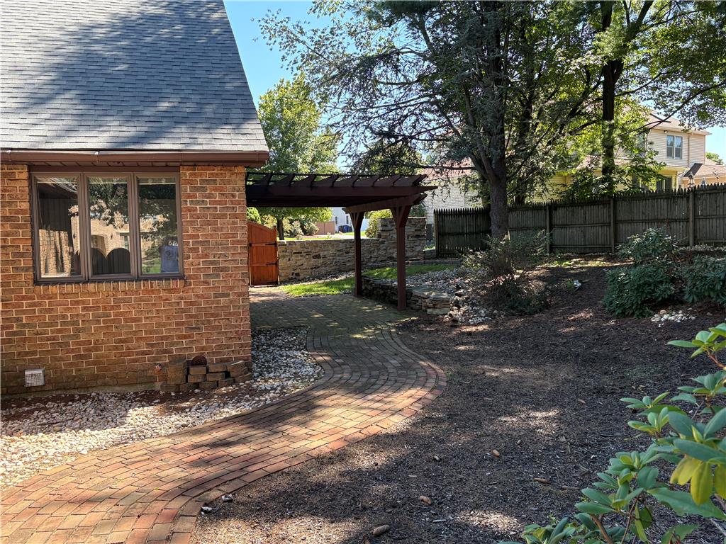 928 Barnsdale Road Property Photo 4