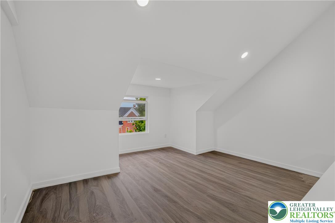 916 Center Street Property Photo 30