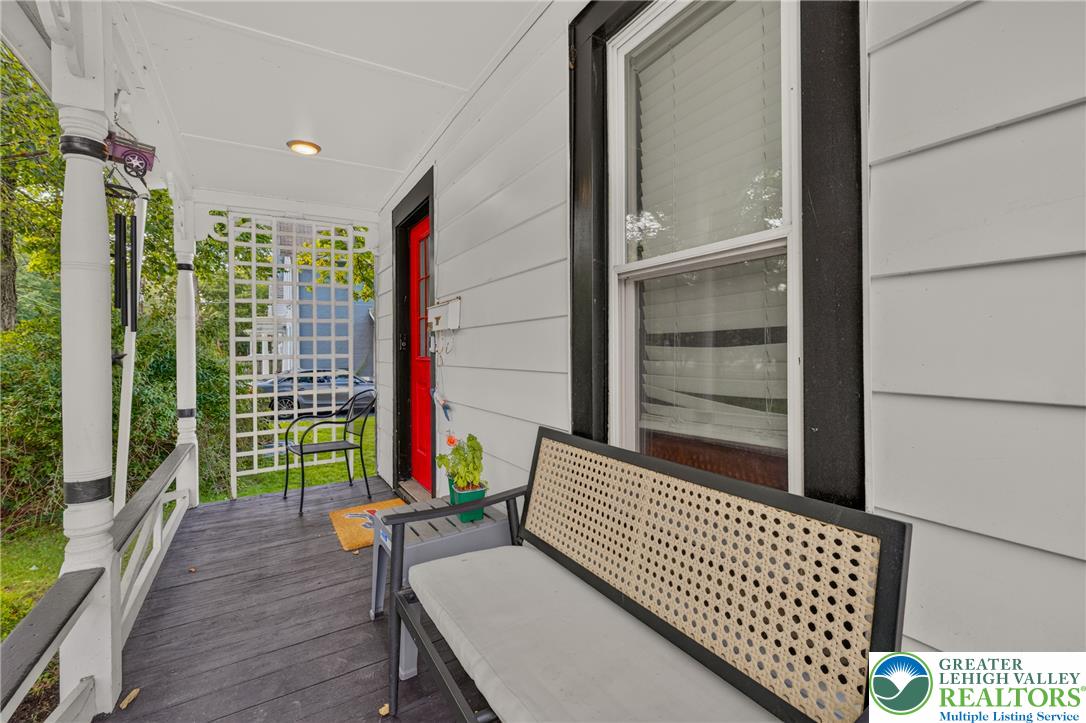 432 Birch Street Property Photo 3