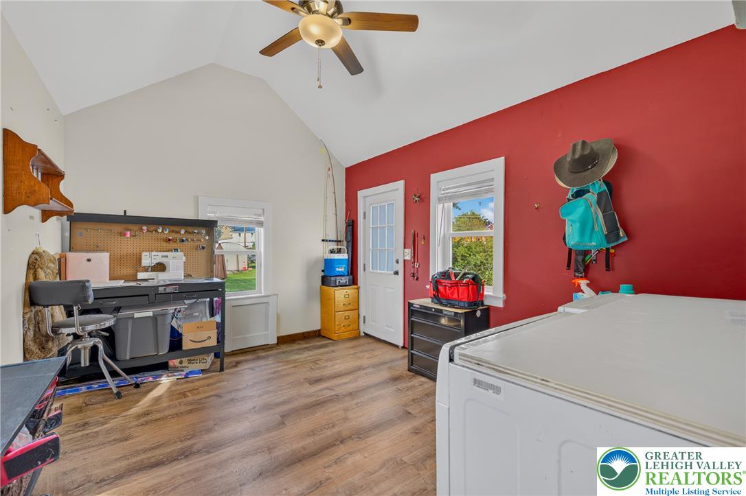432 Birch Street Property Photo 11