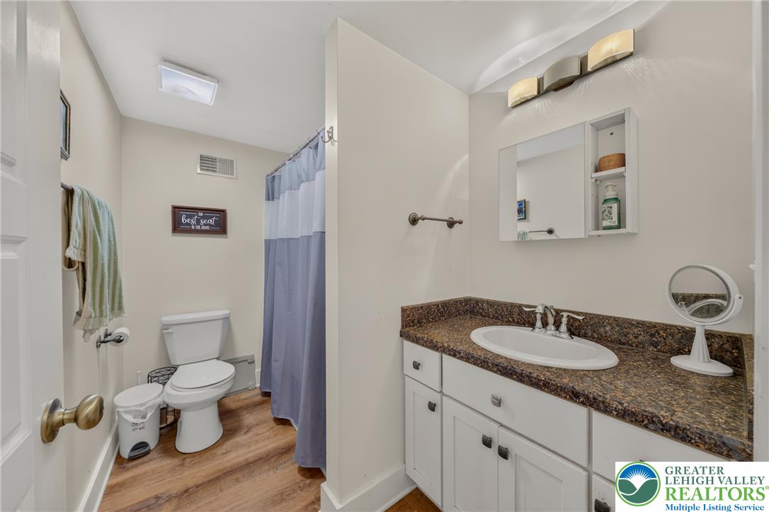 432 Birch Street Property Photo 15