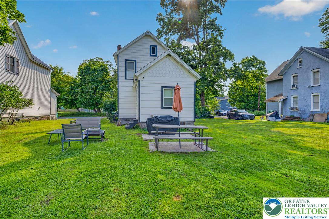 432 Birch Street Property Photo 23