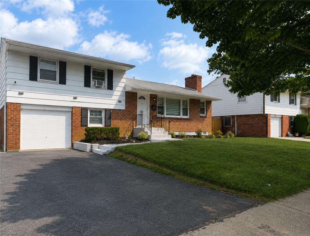 1972 Collingswood Drive Property Photo 1