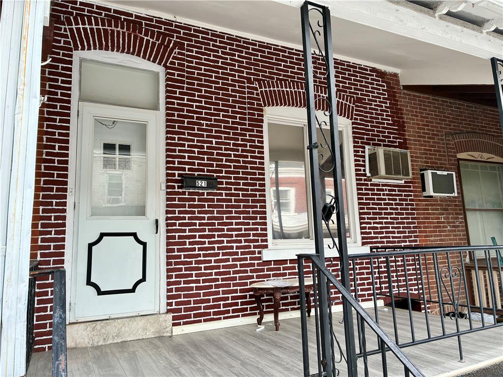 521 North Law Street Property Photo 2