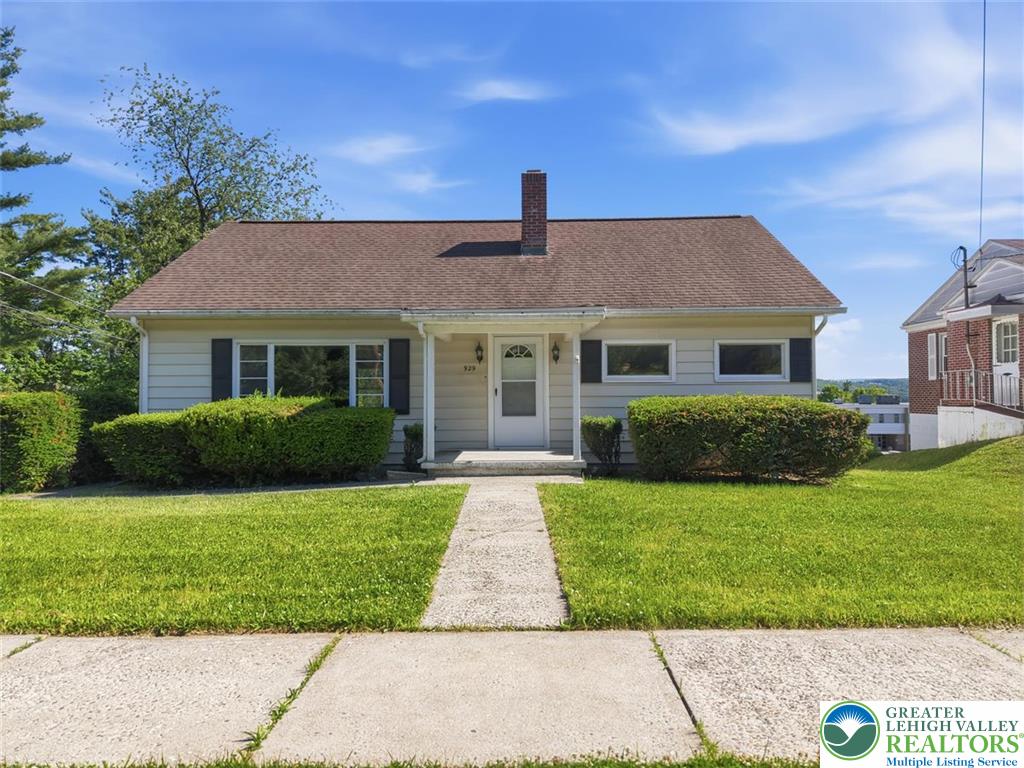 929 Coal Street Property Photo 3