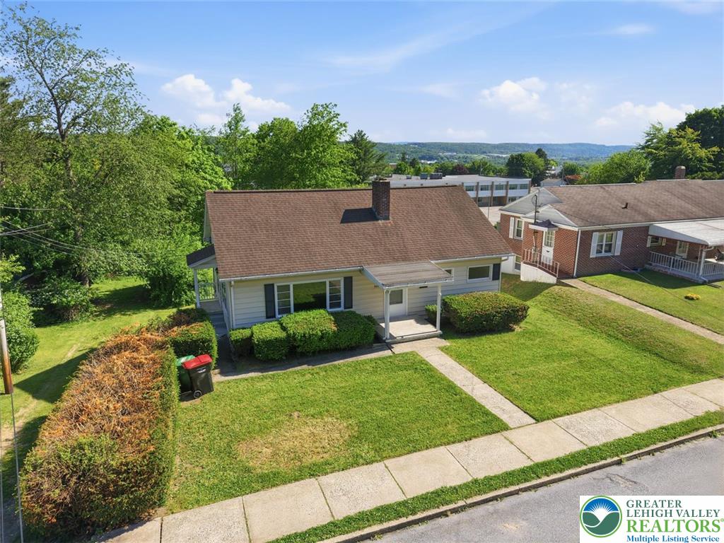 929 Coal Street Property Photo 6