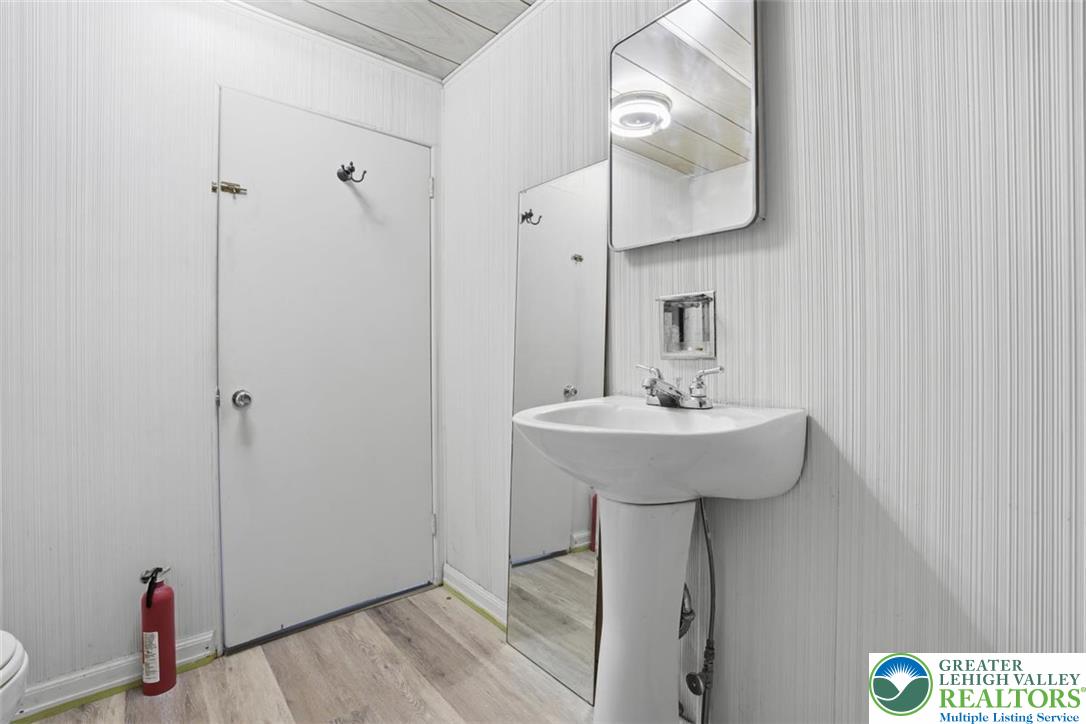 929 Coal Street Property Photo 42