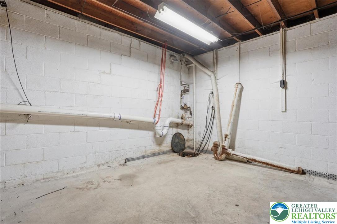 929 Coal Street Property Photo 48