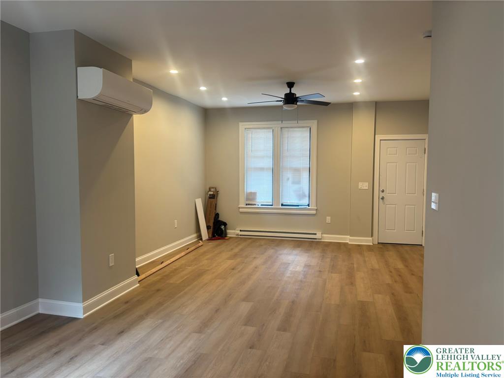 141 South 6th Street Property Photo 3