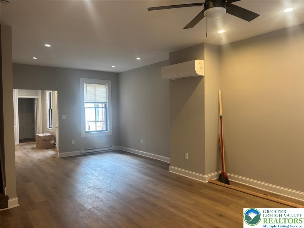 141 South 6th Street Property Photo 4