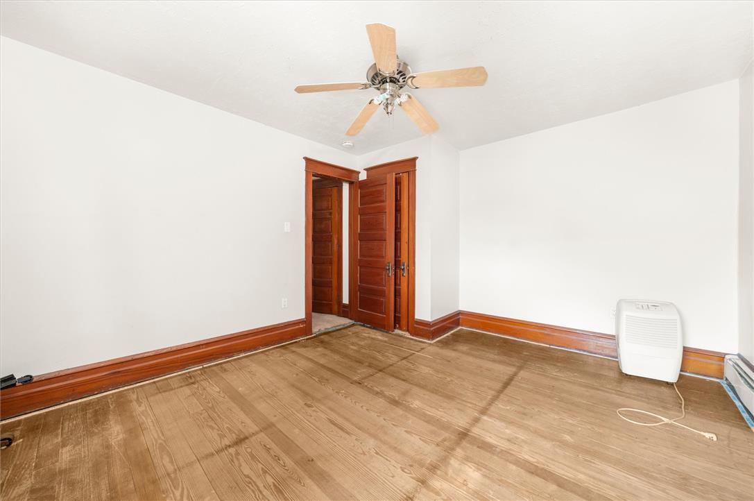 306 East 20th Property Photo 9