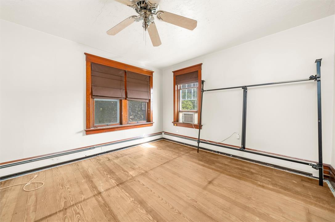 306 East 20th Property Photo 10