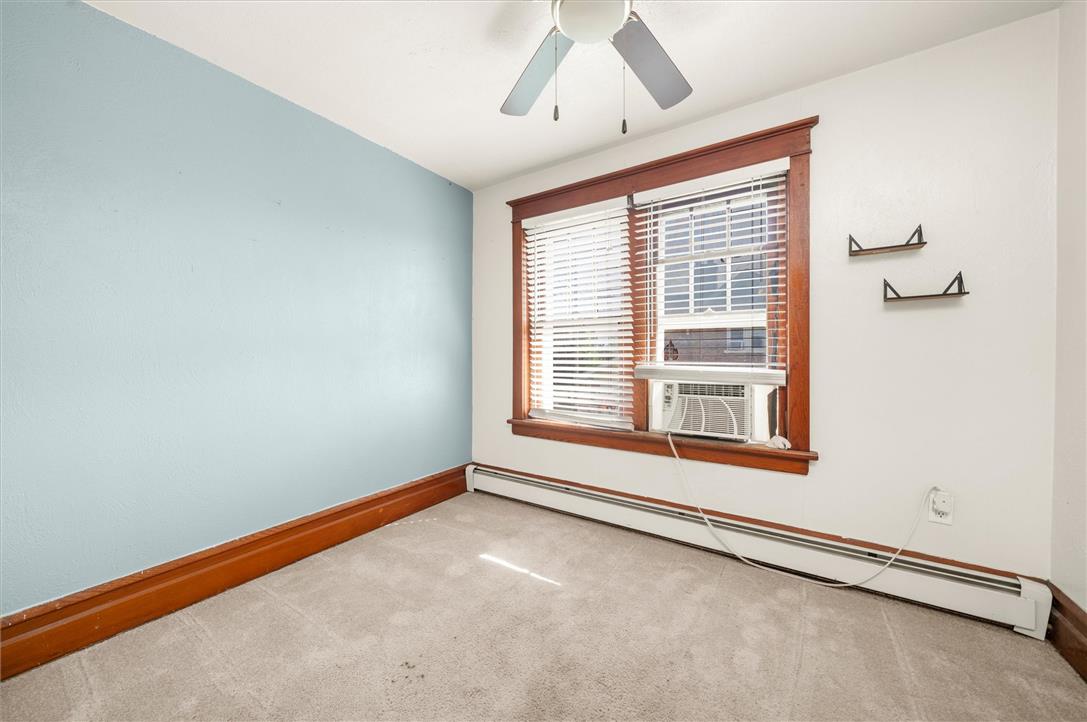 306 East 20th Property Photo 12